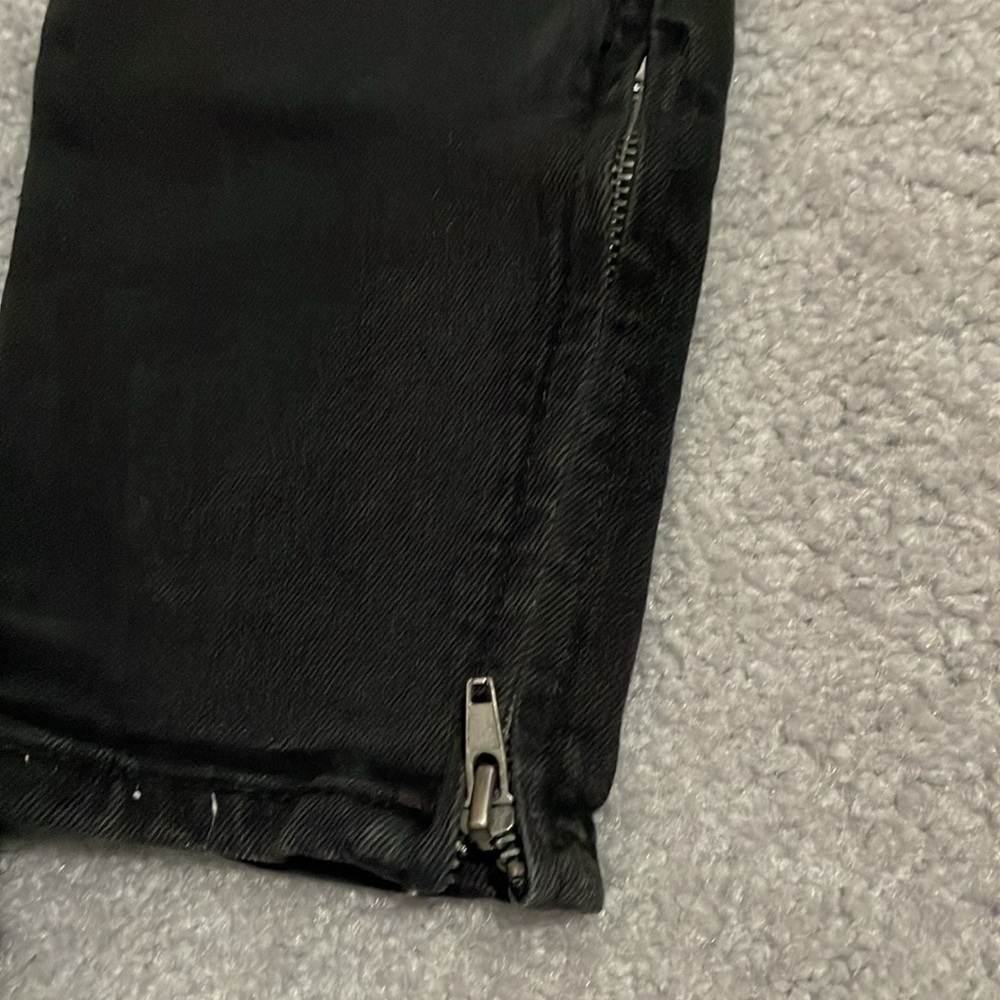 Pacsun black boys distressed jeans. Size 30 x 32  zipper on bottom - Picture 4 of 5